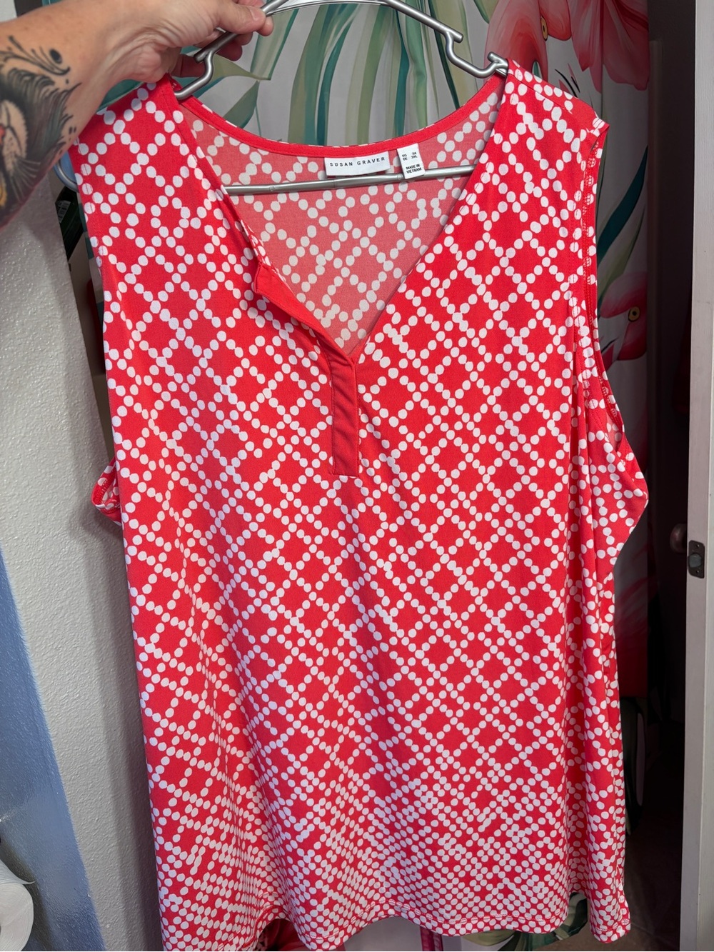 Susan Graver 3X Salmon Pink and White Sleeveless V-Neck Dot-Print Tank